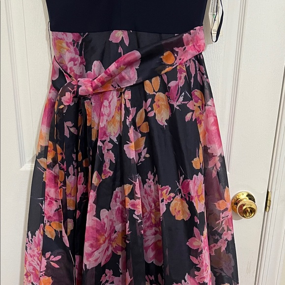 ELIZA J Navy Blue Jersey Criss-Cross Gown Size 8 - Picture 7 of 17